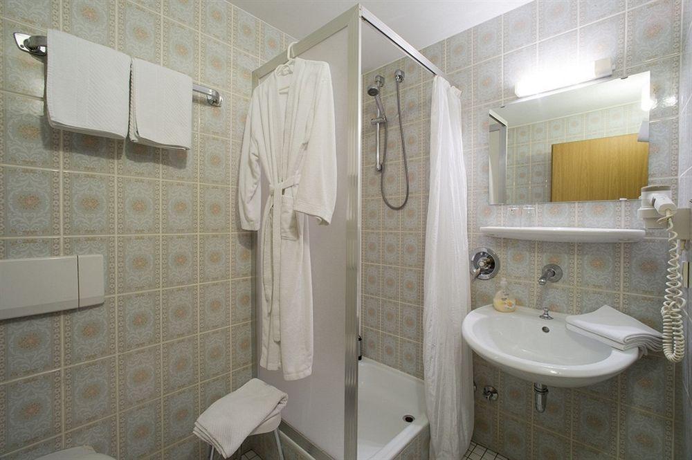 Landhotel Sauerländer Hof Eslohe Exteriör bild