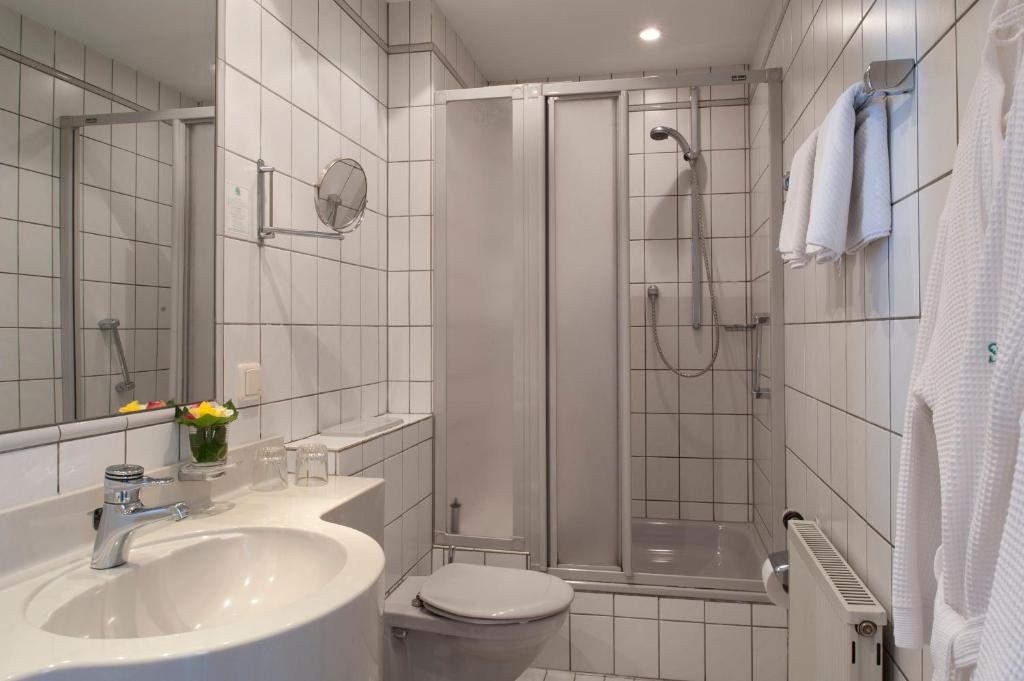 Landhotel Sauerländer Hof Eslohe Exteriör bild