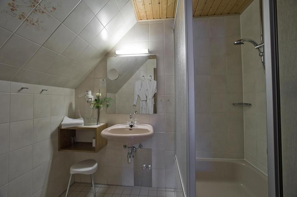 Landhotel Sauerländer Hof Eslohe Rum bild